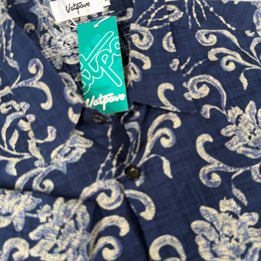 Vatpave Shirt Mens M Navy Floral Hawaiian Aloha Resort Coastal Button Up NWT